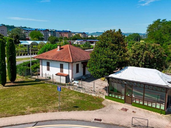 casa indipendente in vendita ad Alba
