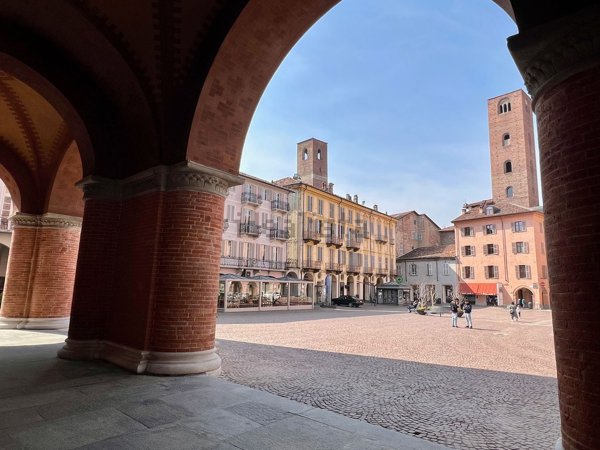 casa indipendente in vendita ad Alba