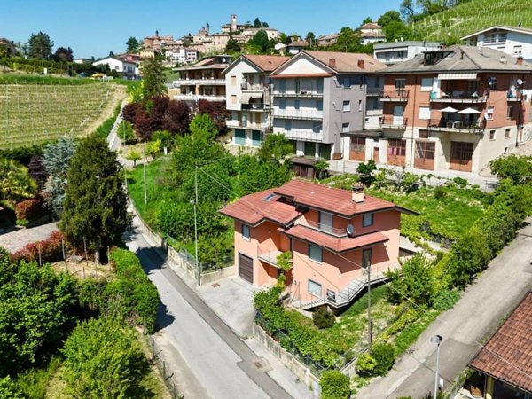casa indipendente in vendita ad Alba