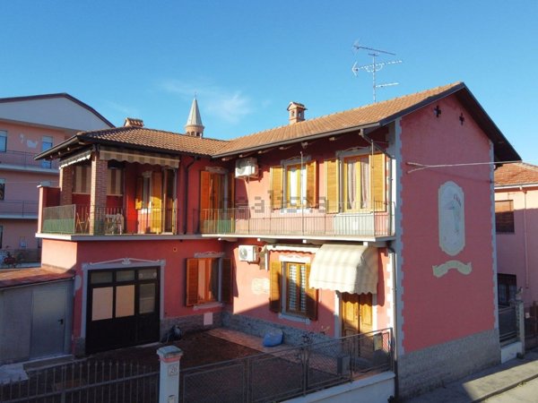 casa indipendente in vendita ad Alba