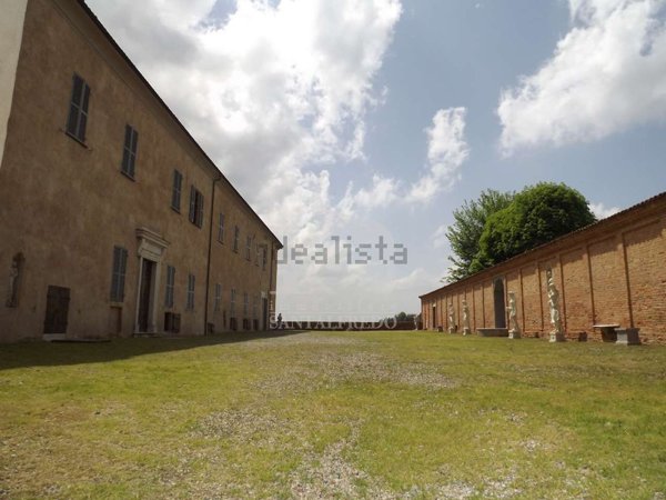 villa in vendita ad Alba