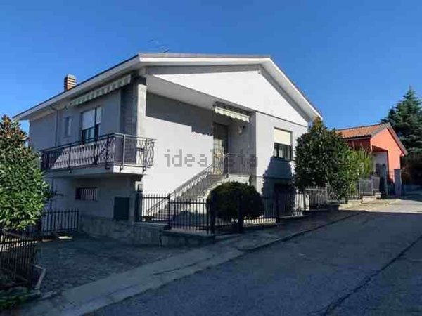 casa indipendente in vendita ad Alba