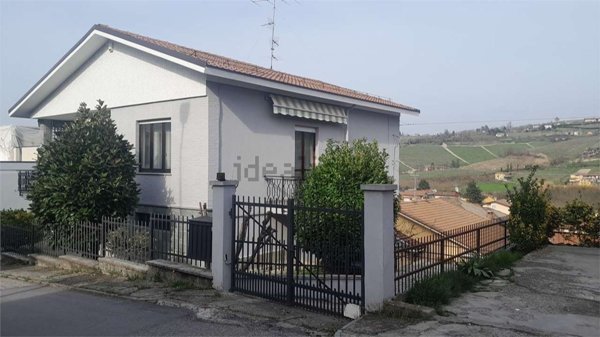 casa indipendente in vendita ad Alba