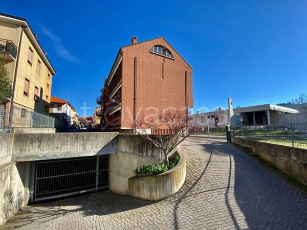 locale di sgombero in vendita ad Alba