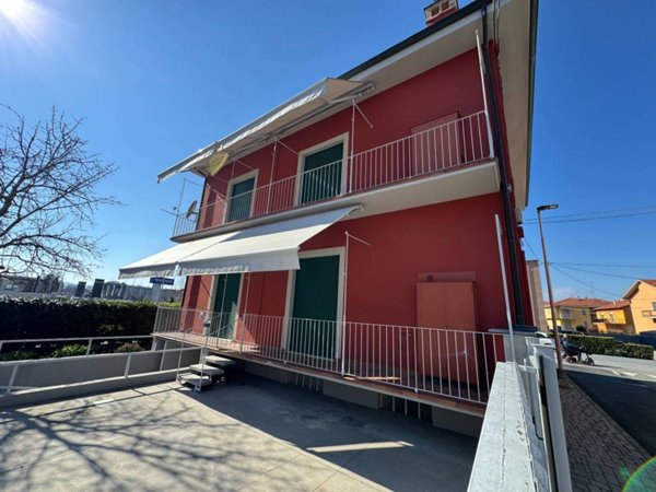 casa indipendente in vendita ad Alba