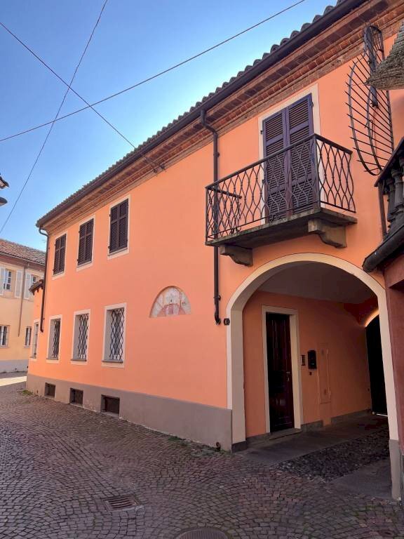 casa indipendente in vendita ad Alba