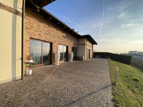 casa indipendente in vendita ad Alba