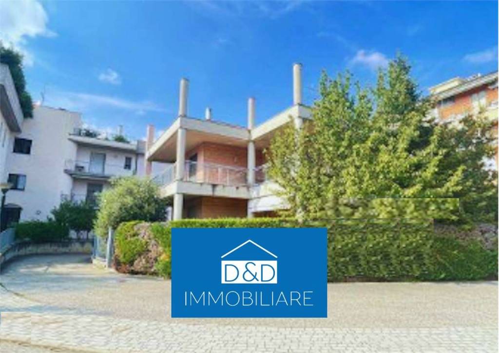 casa indipendente in vendita ad Alba