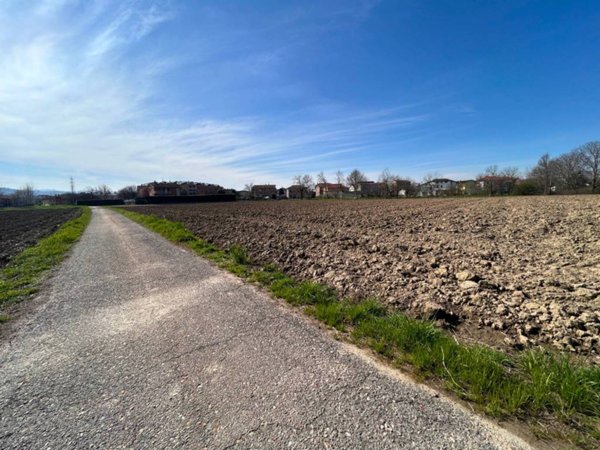 terreno agricolo in vendita ad Alba in zona Mussotto