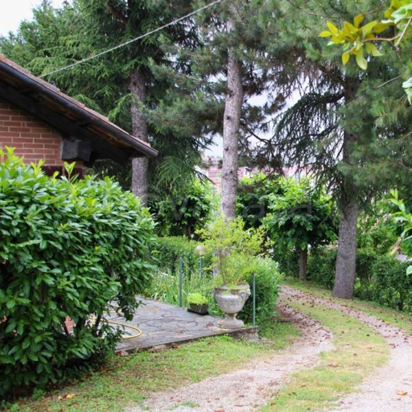 casa indipendente in vendita ad Alba