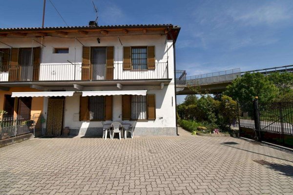 casa indipendente in vendita ad Alba