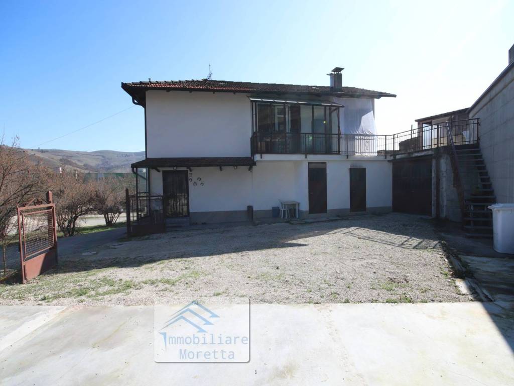 casa indipendente in vendita ad Alba