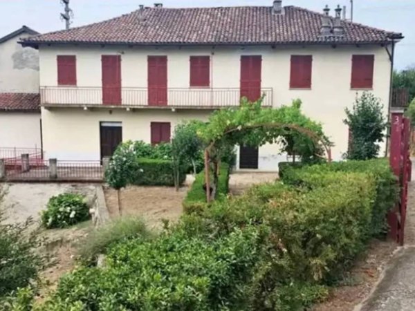 casa indipendente in vendita ad Alba
