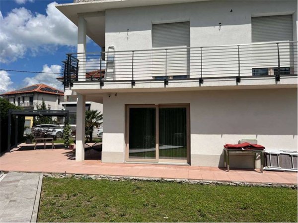 casa indipendente in vendita ad Alba