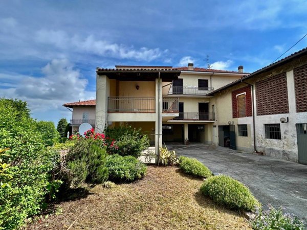 casa indipendente in vendita ad Alba