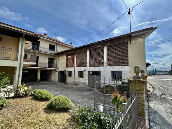 casa indipendente in vendita ad Alba