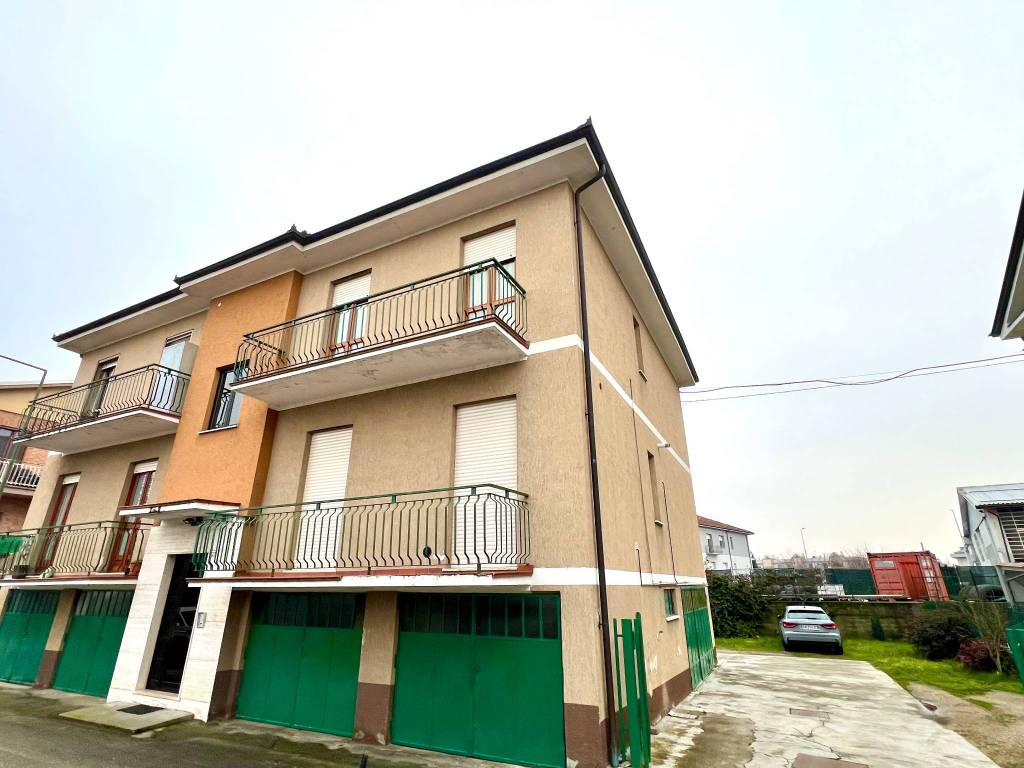 appartamento in vendita ad Alba in zona Mussotto