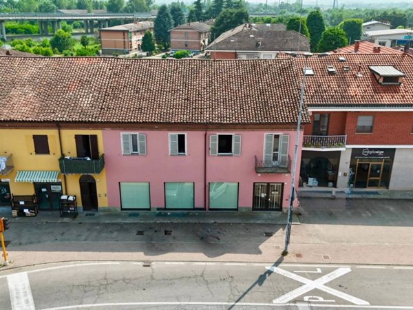intera palazzina in vendita ad Alba in zona Mussotto