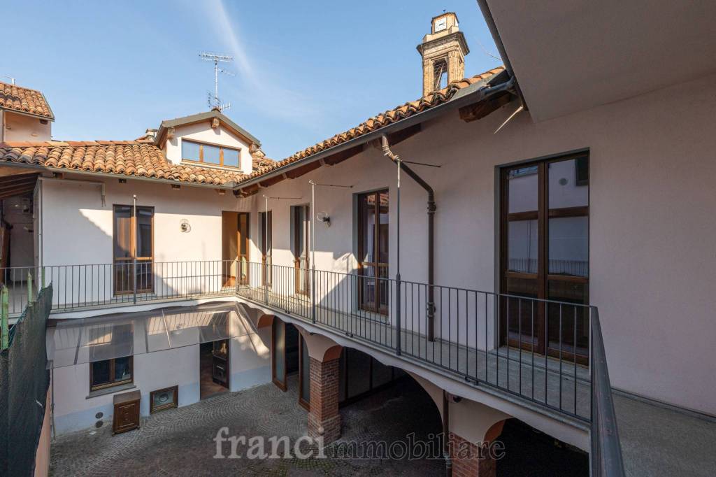 casa indipendente in vendita ad Alba