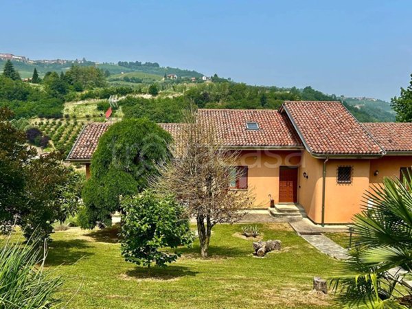 casa indipendente in vendita ad Alba