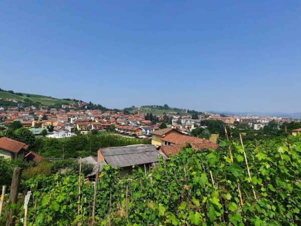 casale in vendita ad Alba