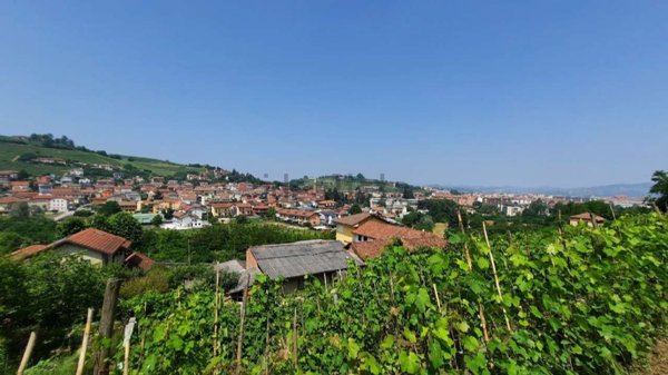 casale in vendita ad Alba