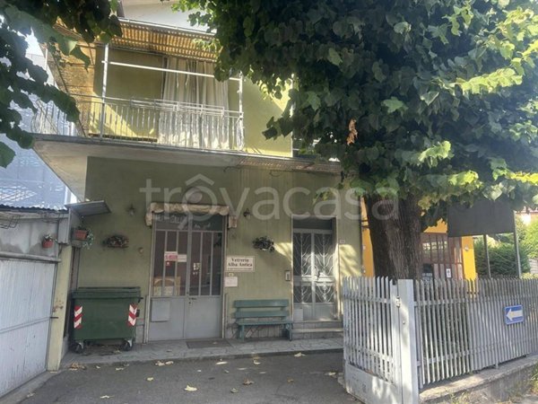 casa indipendente in vendita ad Alba