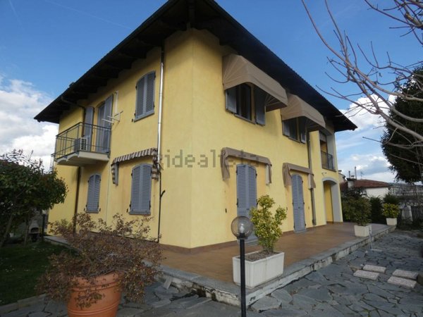 casa indipendente in vendita ad Alba