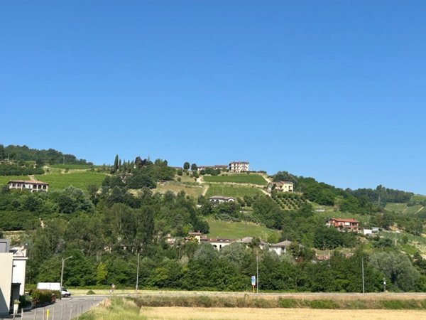 terreno agricolo in vendita ad Alba