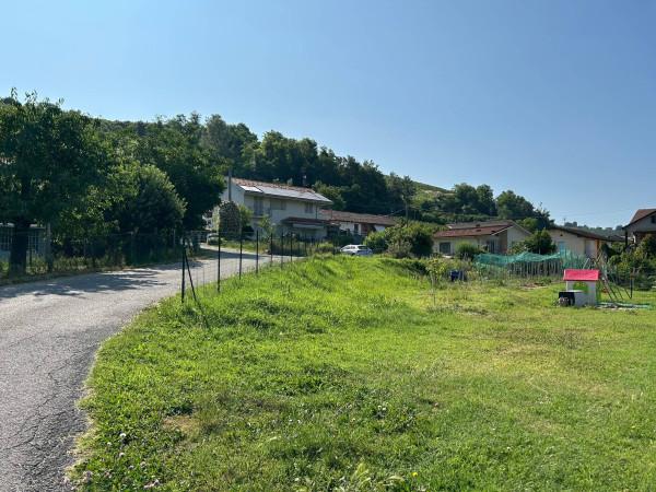 negozio in vendita ad Alba