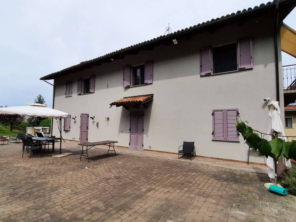 casa indipendente in vendita ad Alba