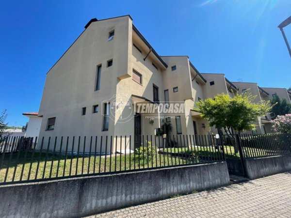 casa indipendente in vendita ad Alba