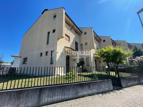 casa indipendente in vendita ad Alba