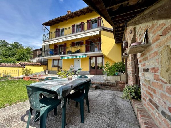 casa indipendente in vendita ad Alba