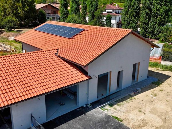 casa indipendente in vendita ad Alba