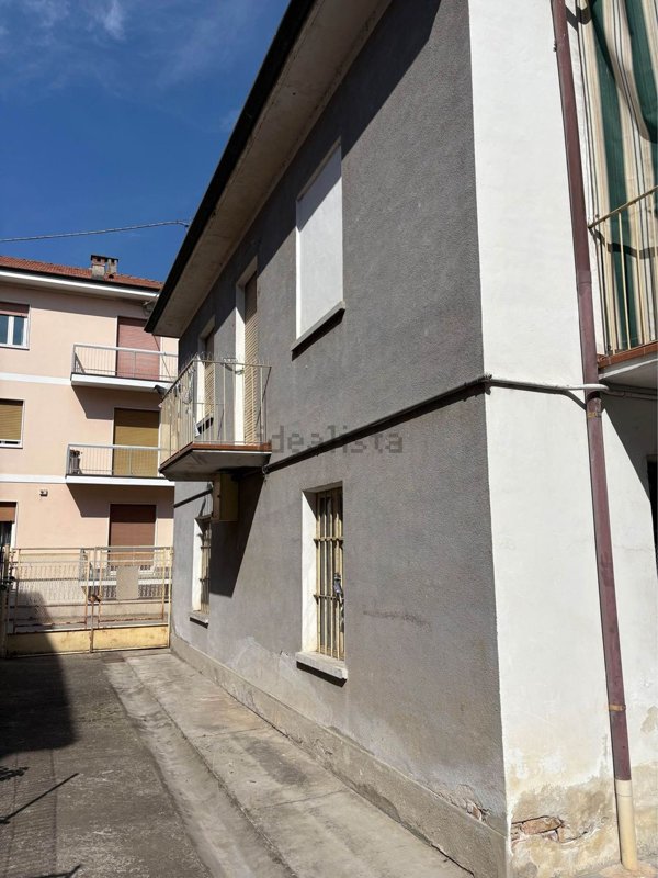 casa indipendente in vendita ad Alba