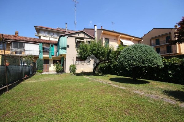 casa semindipendente in vendita ad Alba