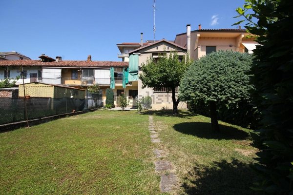 casa semindipendente in vendita ad Alba