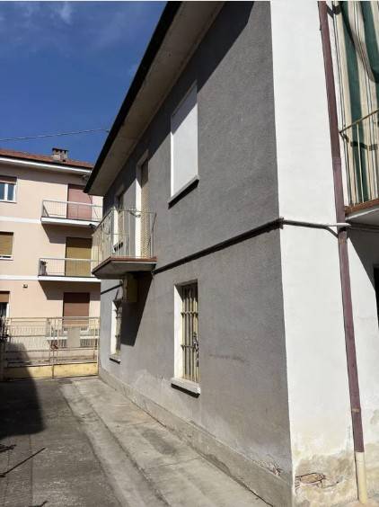 casa indipendente in vendita ad Alba