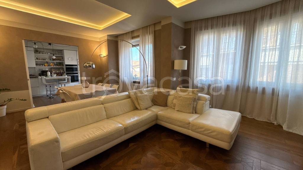 appartamento in vendita ad Alba