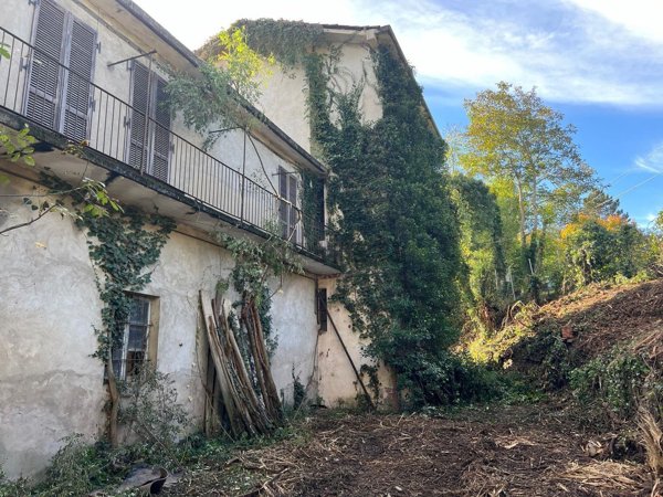 casale in vendita ad Alba
