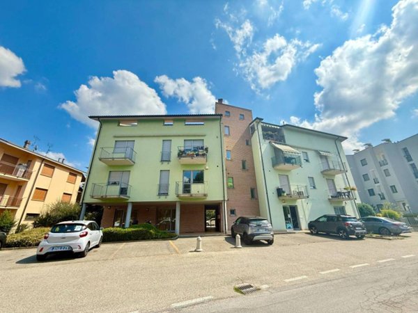 ufficio in vendita ad Alba