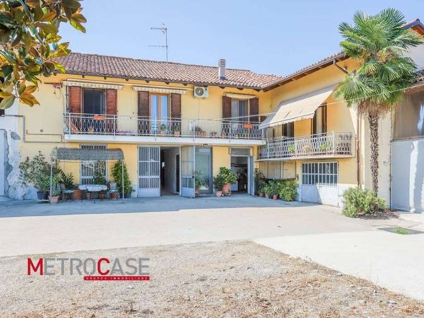 casa indipendente in vendita ad Alba