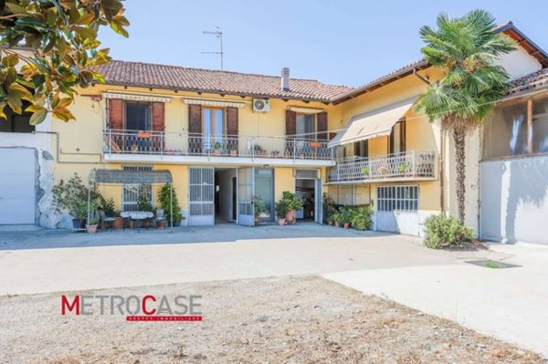 casa indipendente in vendita ad Alba
