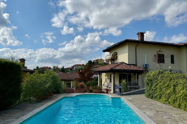 casa indipendente in vendita ad Alba