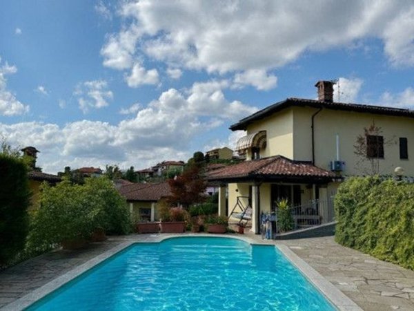 casa indipendente in vendita ad Alba