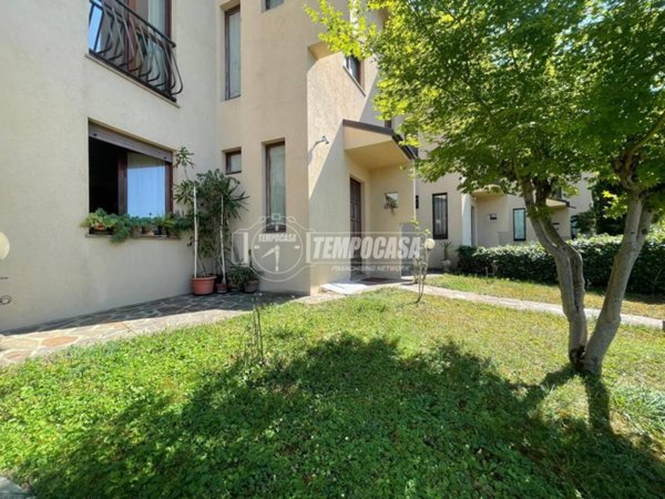 casa indipendente in vendita ad Alba