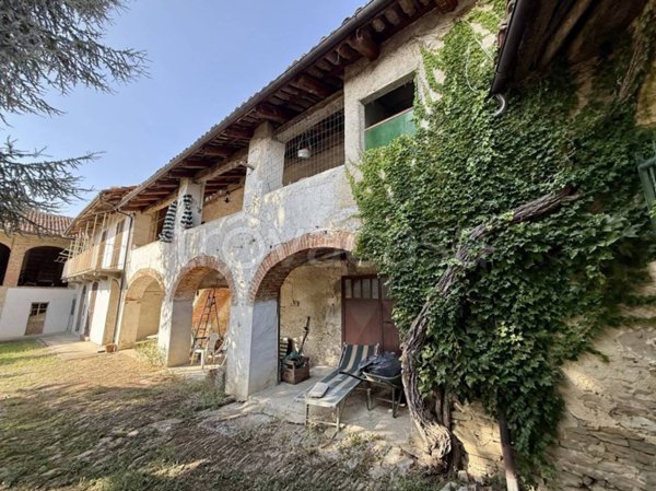 casa indipendente in vendita ad Alba