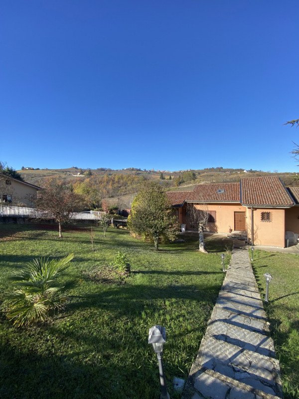 casa indipendente in vendita ad Alba
