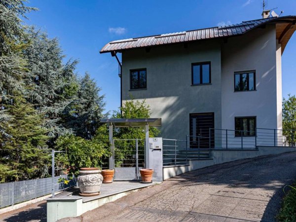 casa indipendente in vendita ad Alba